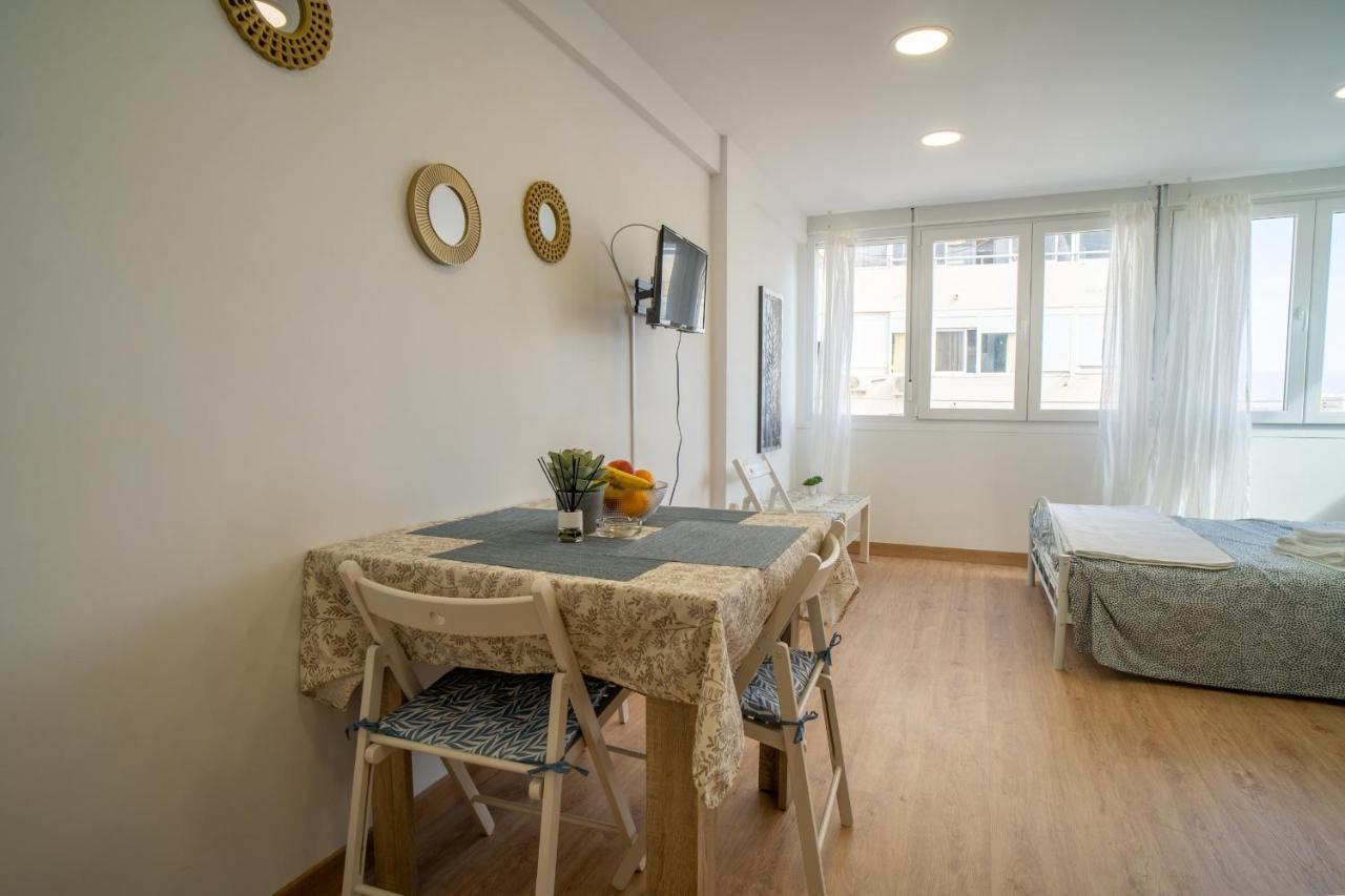Apt. P/3 10' From The Beach W/Wifi In Torremolinos Luaran gambar